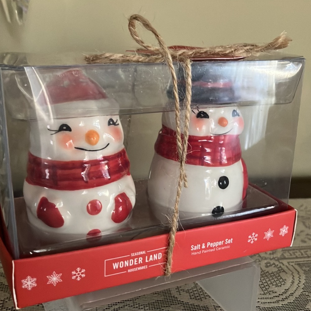 NIB WONDERLAND Retro Snowman Salt & Pepper - ADORABLE! - Picture 6 of 8